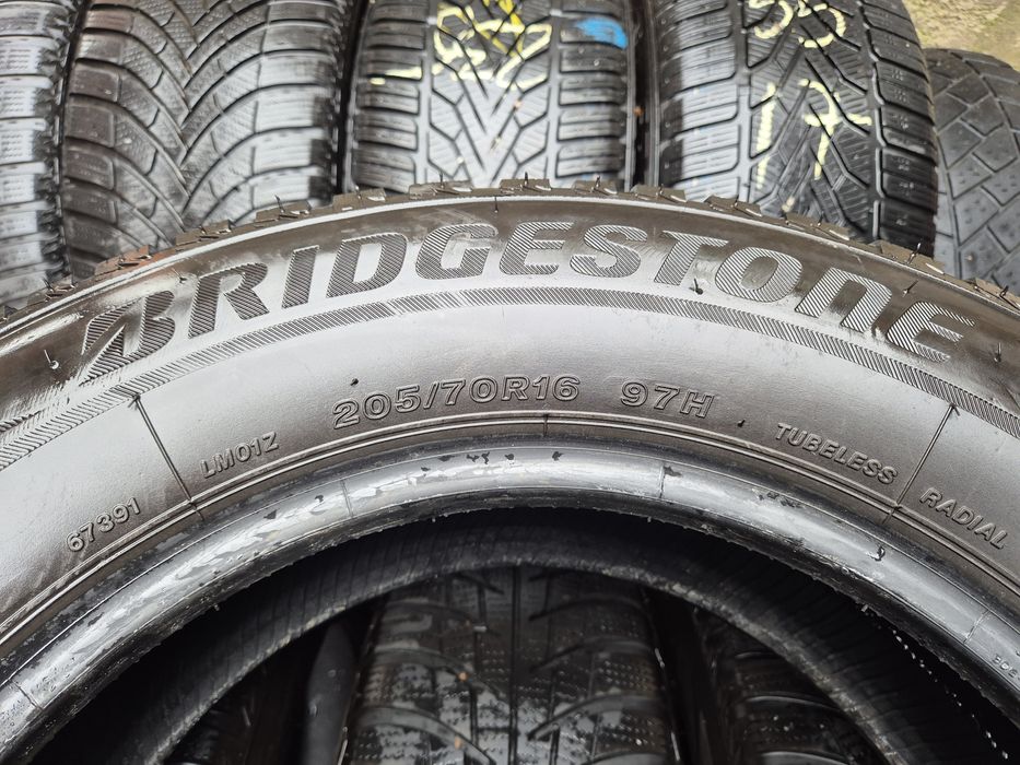 Cauciucuri iarna 205/70/16 m+s