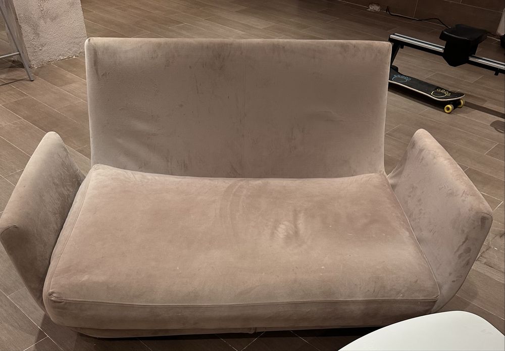 Холна гарнитура: дивани: двойка и тройка в бежово от плюш