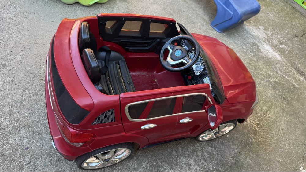 Детска акумулаторна джип Audi