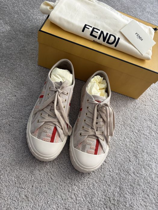 Сникърси Fendi Domino
