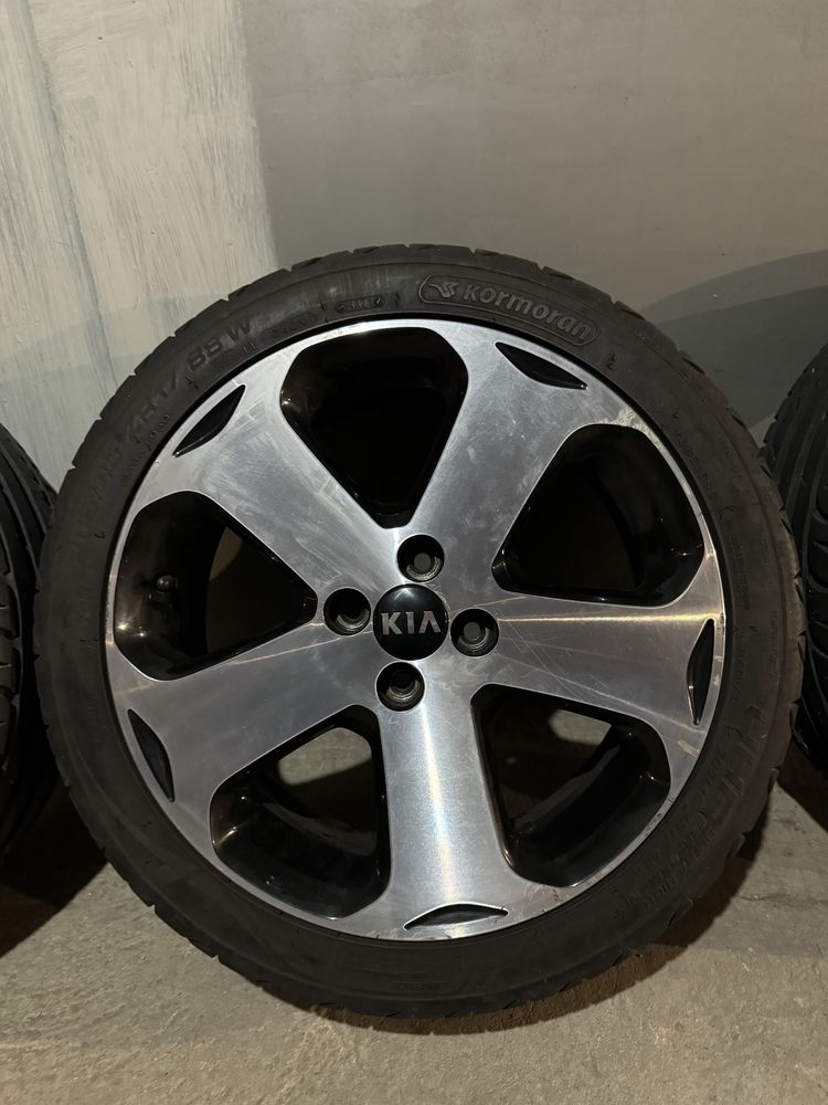 KIA RIO 17" 4x100 оргинални джанти с гуми 205/45/17 XL UHP дот 1923