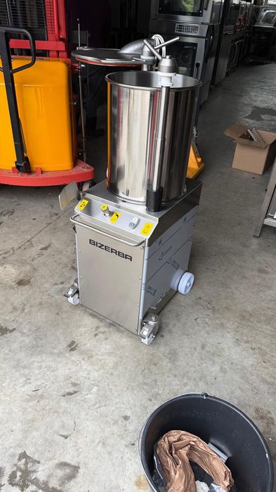 Spiță umplut cârnați hidraulica Bizerba 32 l noua