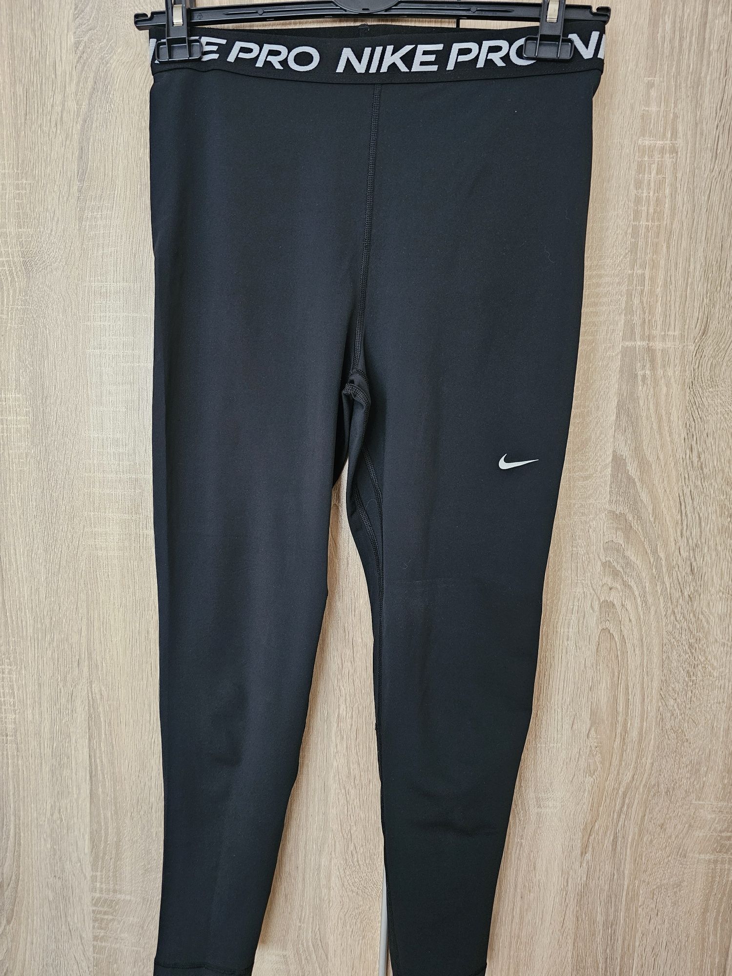 Оригинален дамски клин Nike pro L