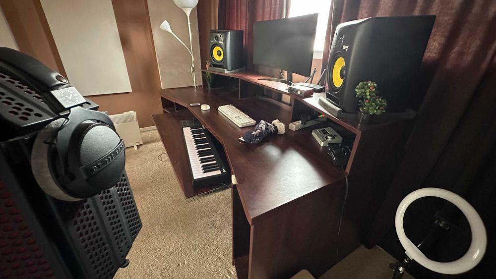 Поръчково студийно бюро