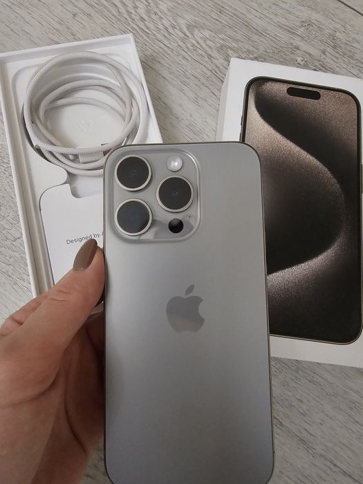 Vând iPhone 15Pro 1TB Natural Titanium