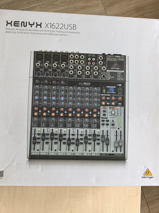 Mixer  Behringer