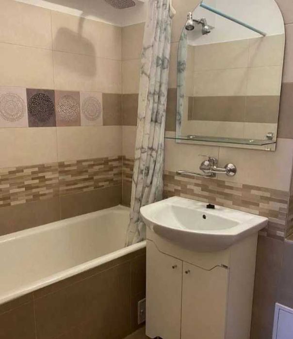 Дава се под наем Двустаен апартамент в Пловдив, Каменица 1 - 65 кв.м за 219.3 € - Снимка #2