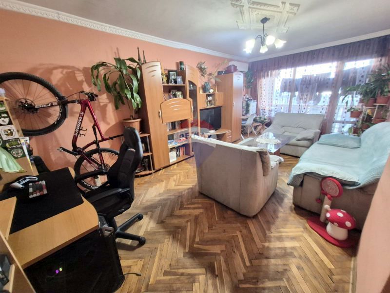 Продава се Двустаен апартамент в Варна, Владислав Варненчик - 60 кв.м за 952 €/кв.м - Снимка #2