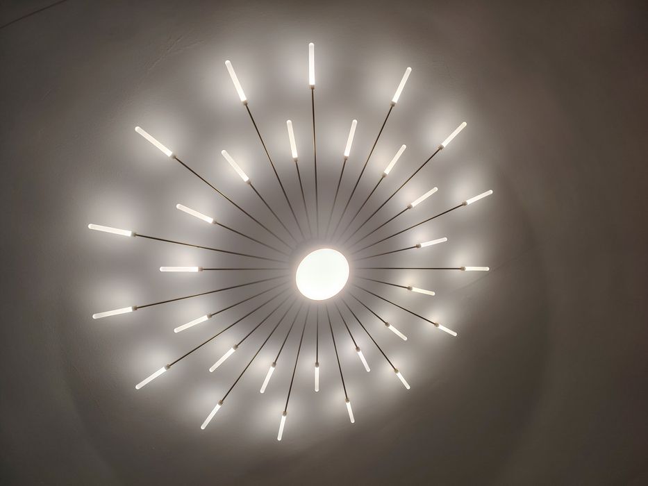 Продам люстру потолочную