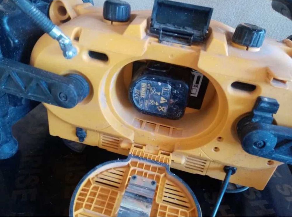 Работно радио usb DEWALT зарядно за батерии внос от Англия