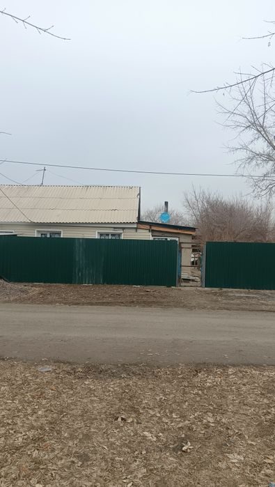 СРОЧНО, пол дома,22 м-он,ул.Металлистов 6А,кв.1.