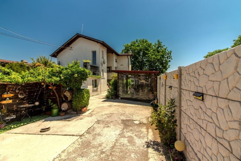 Продава се Етаж от къща в с. Волуяк, Област София-град - 200 кв.м за 1095 €/кв.м - Снимка #10