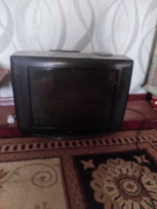 Телевизор сотилади ишлайди