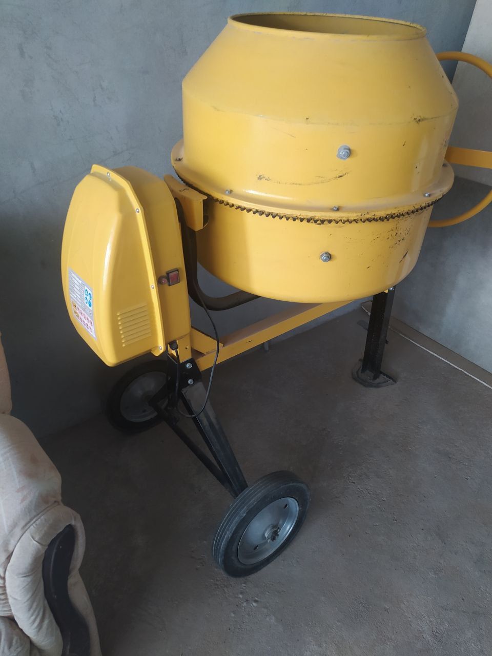 Beton meshalka sotiladi