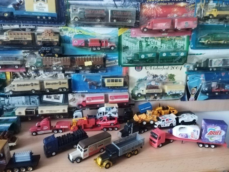 Голяма колекция от камиони Herpa