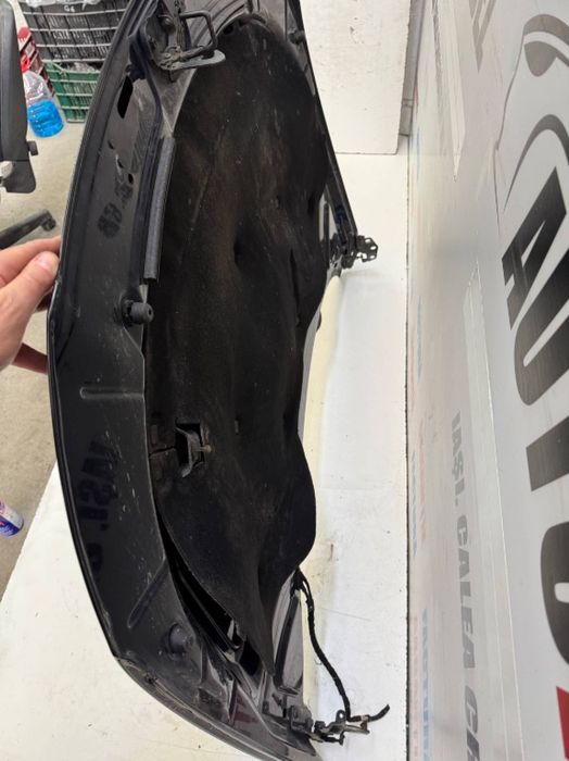 Capotă față cu balamale și capitonaj VW Passat B6 neagră LC9X