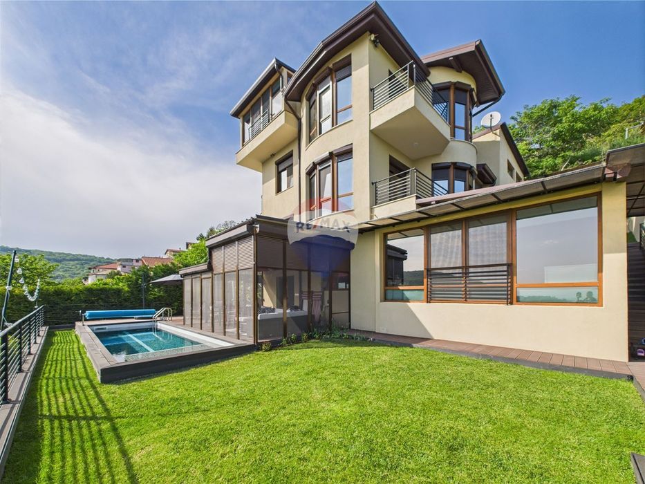 Четириетажна вила, в.з. Изгрев, гр. Балчик ТМ