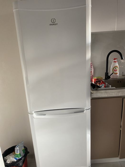 Холодильник  индезит