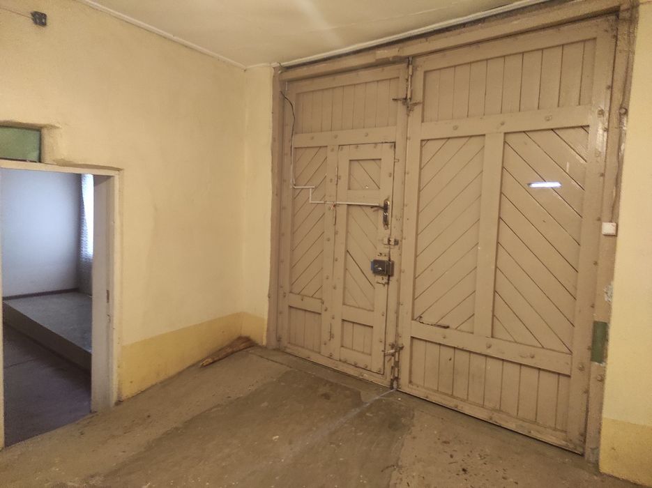 Nekrasova koʻchasida 8 sotix hovli 10 xonali sotiladi