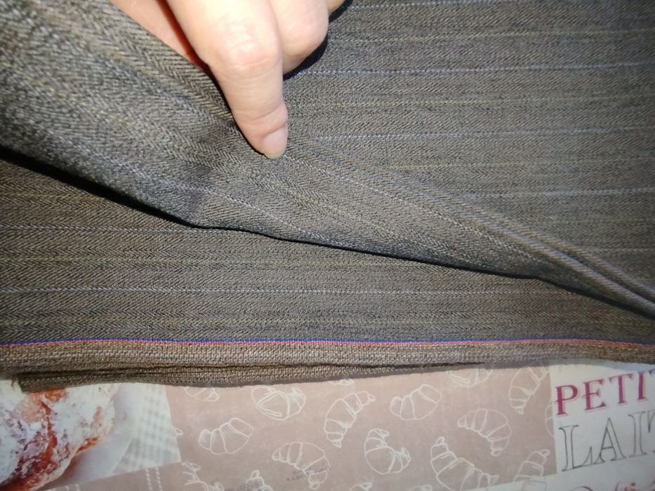 Нов кафяв вълнен плат