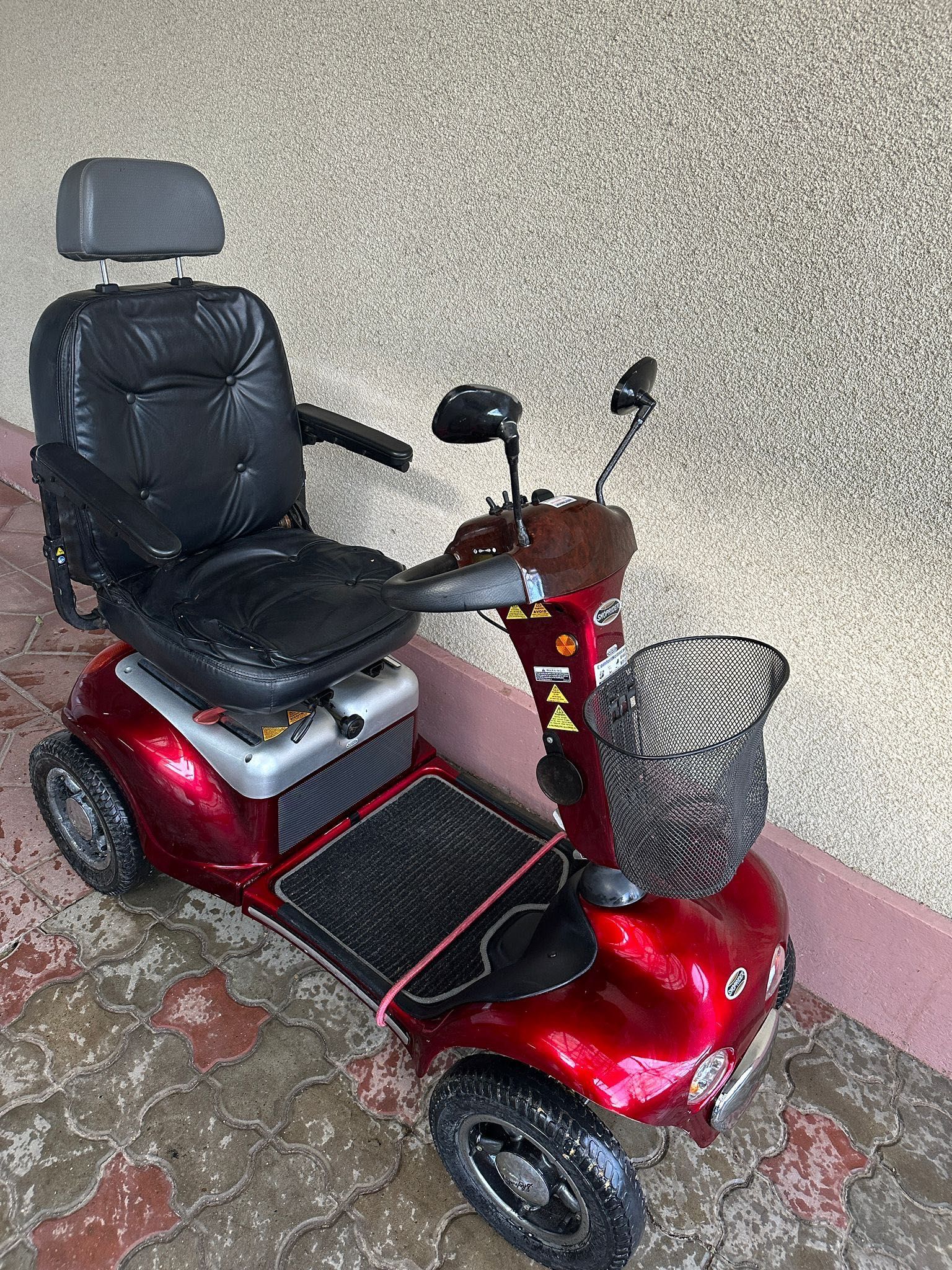 Scuter electric pentru oameni cu handicap