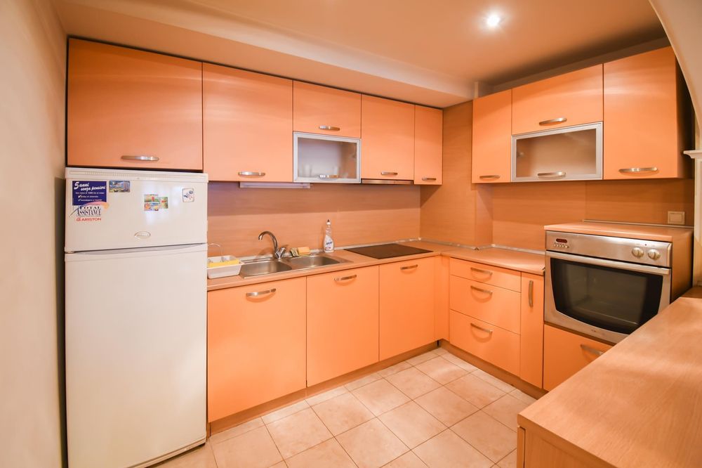 Дава се под наем Четиристаен апартамент в София, Лагера - 180 кв.м за 950 € - Снимка #10