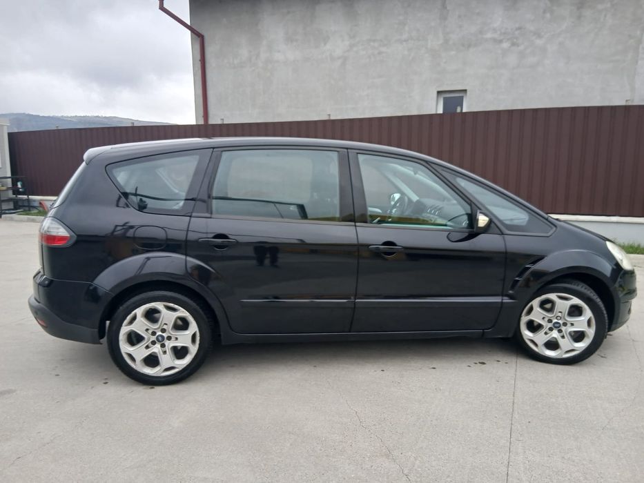 Vând Ford S-max an 2008