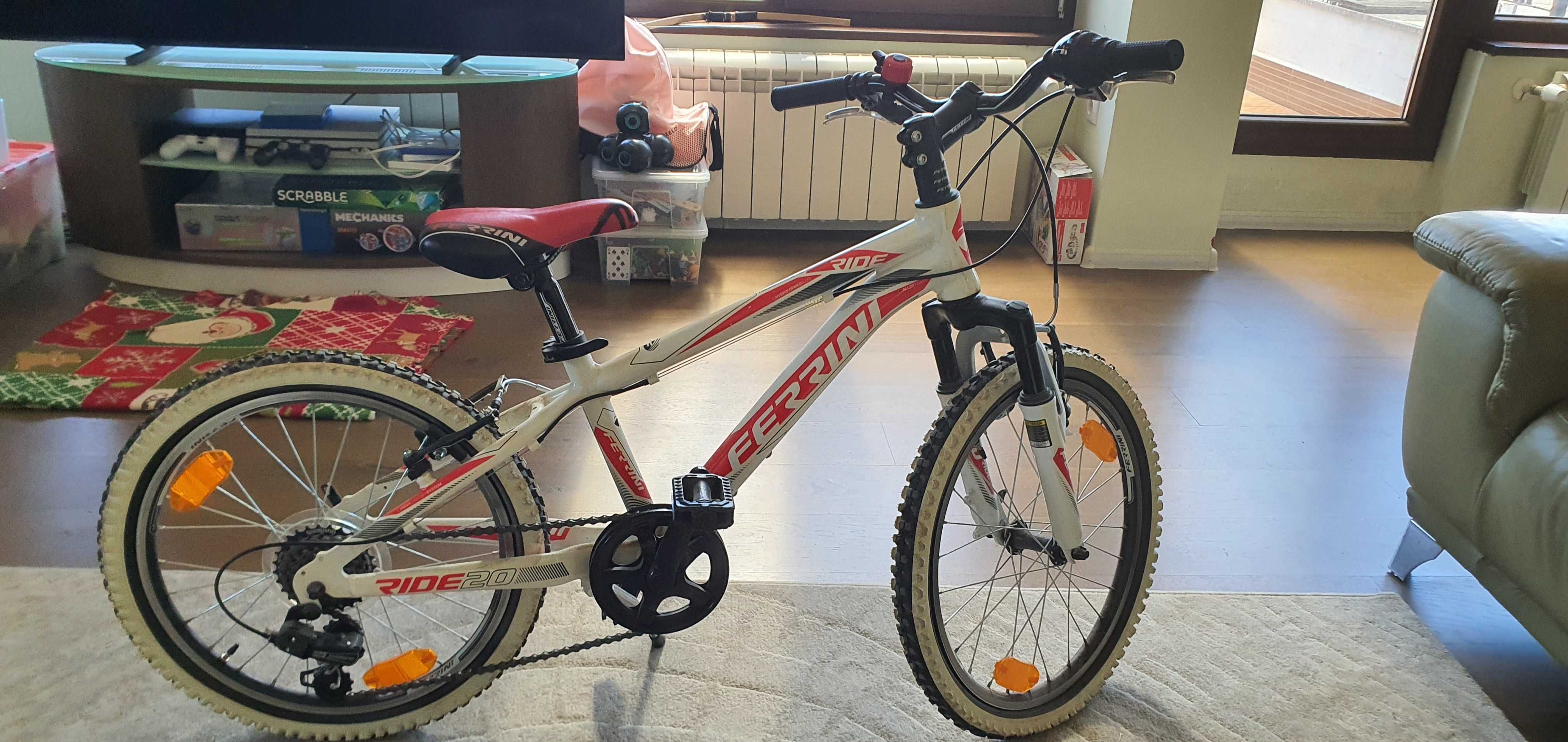 Детски велосипед Ferrini Ride 20 + 2 детски каски за колело подарък