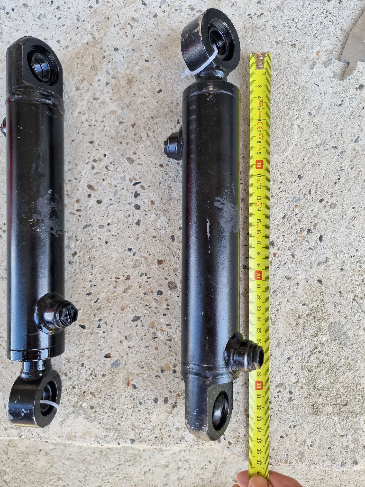 Cilindri hidraulici diferite dimensiuni import Italia foarte calitativ