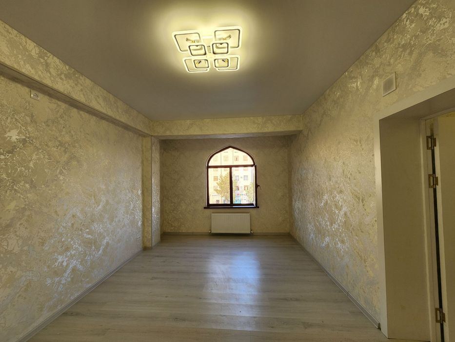 3 xonali zamonaviy kvartira sotiladi