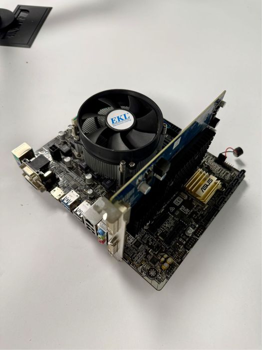 I5-6400 / HD 7350 / H110-M / 8 GB RAM