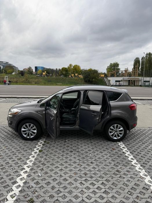 Vând Ford Kuga 2012