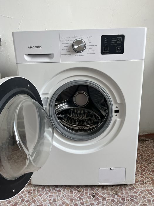 Стиральная машинка Леадброс почти новая брал летом
