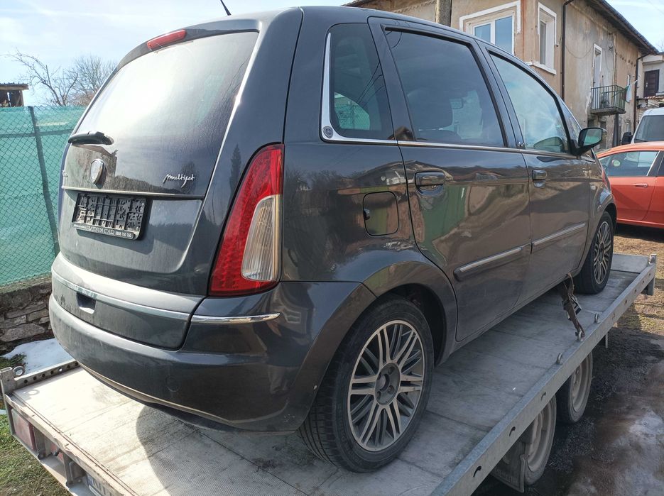 Lancia musa на части