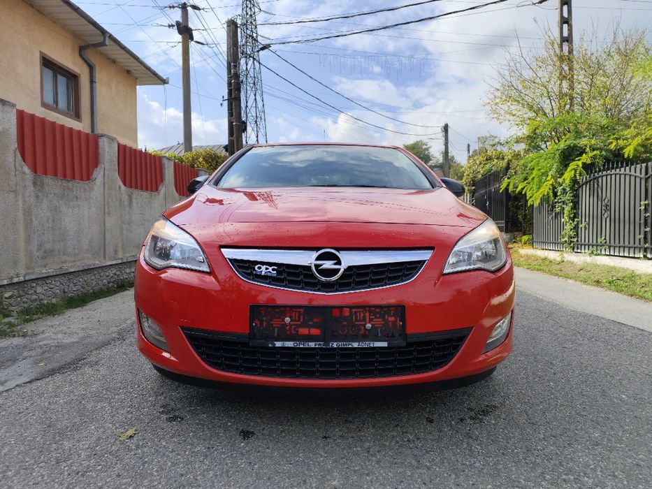 Opel Astra J an 2010 motor 1.4 benzina 86 cai/Euro 5/model Hatchback