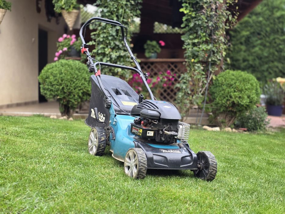 Mașină de tuns iarba Makita PLM4110 – 158cc, motor Briggs & Stratton 5