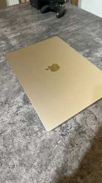 Продам Macbook Air 15" 8/512