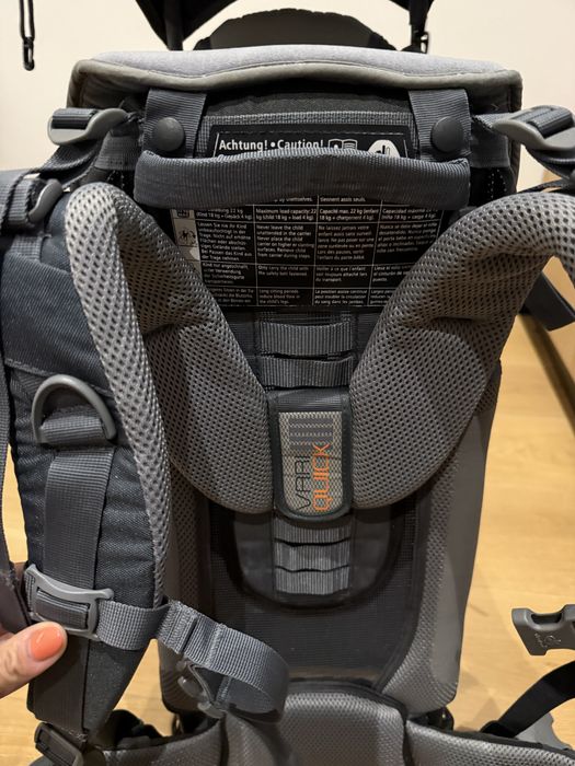 Rucsac drumetii pentru carat copilul Deuter