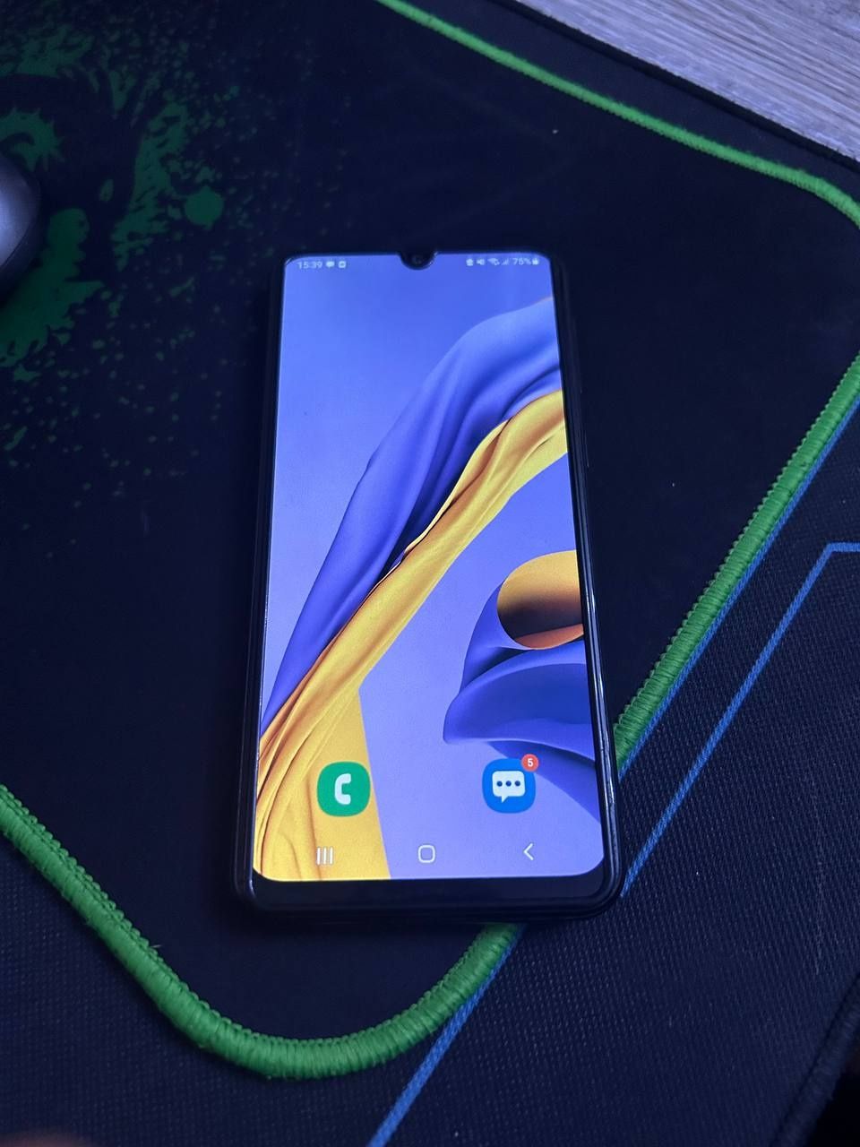 Nomi samsung M31 xotira 6.128 holati yaxshi