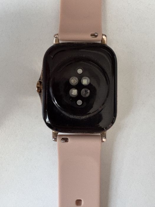 Amazfit GTS 2 Gold – стилен смарт часовник в отлично състояние
