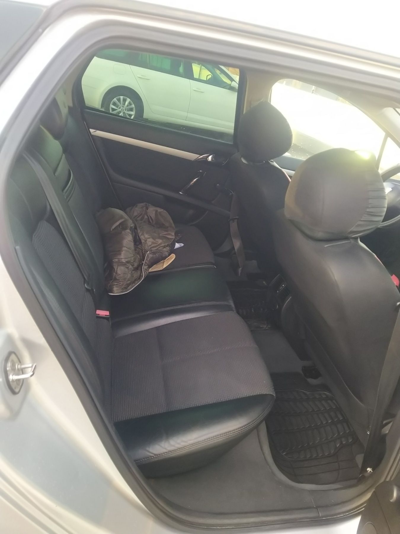 Peugeot 407 sw 2.0hdi 140 2010