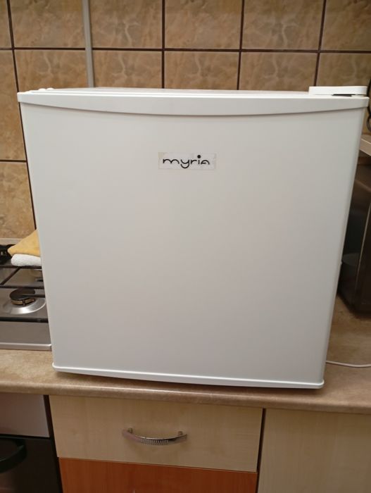 Vînd Mini frigider Myria