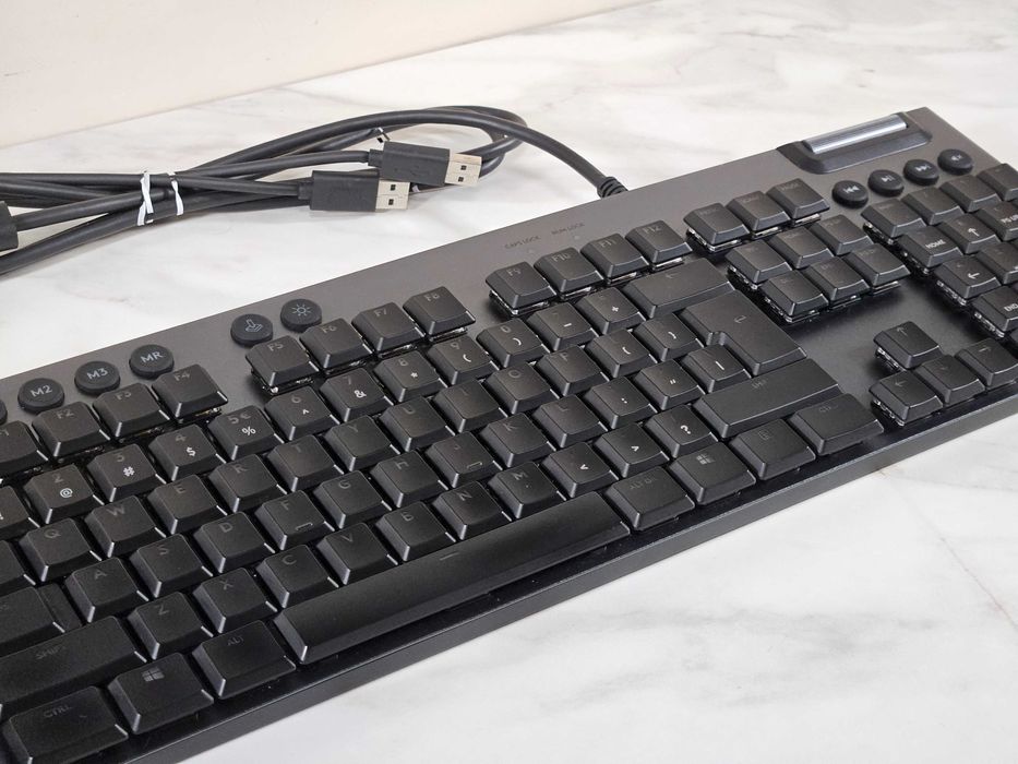 Logitech G815 Lightsync RGB Ултратънка механична клавиатура за геймъри