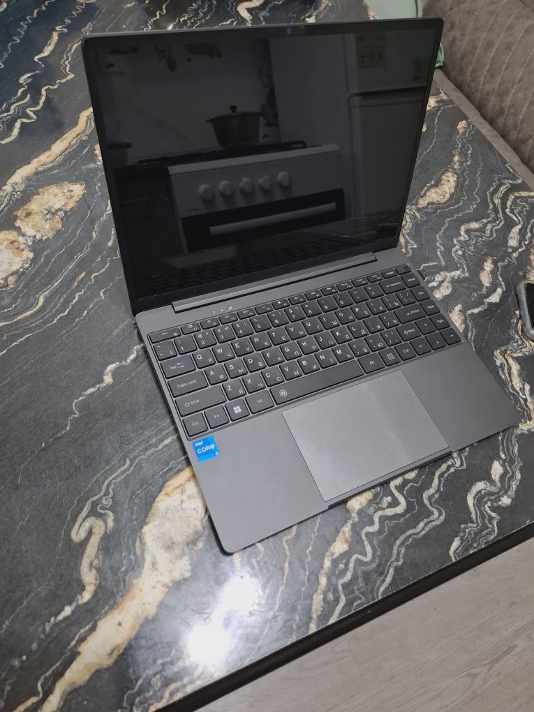 Acer noutbuk sotiladi srochna