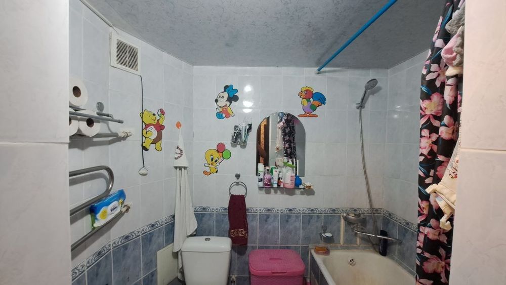 3 Xonali Kvartira sotiladi  1 qavat