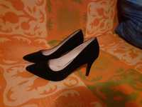 Pantofi de catifea