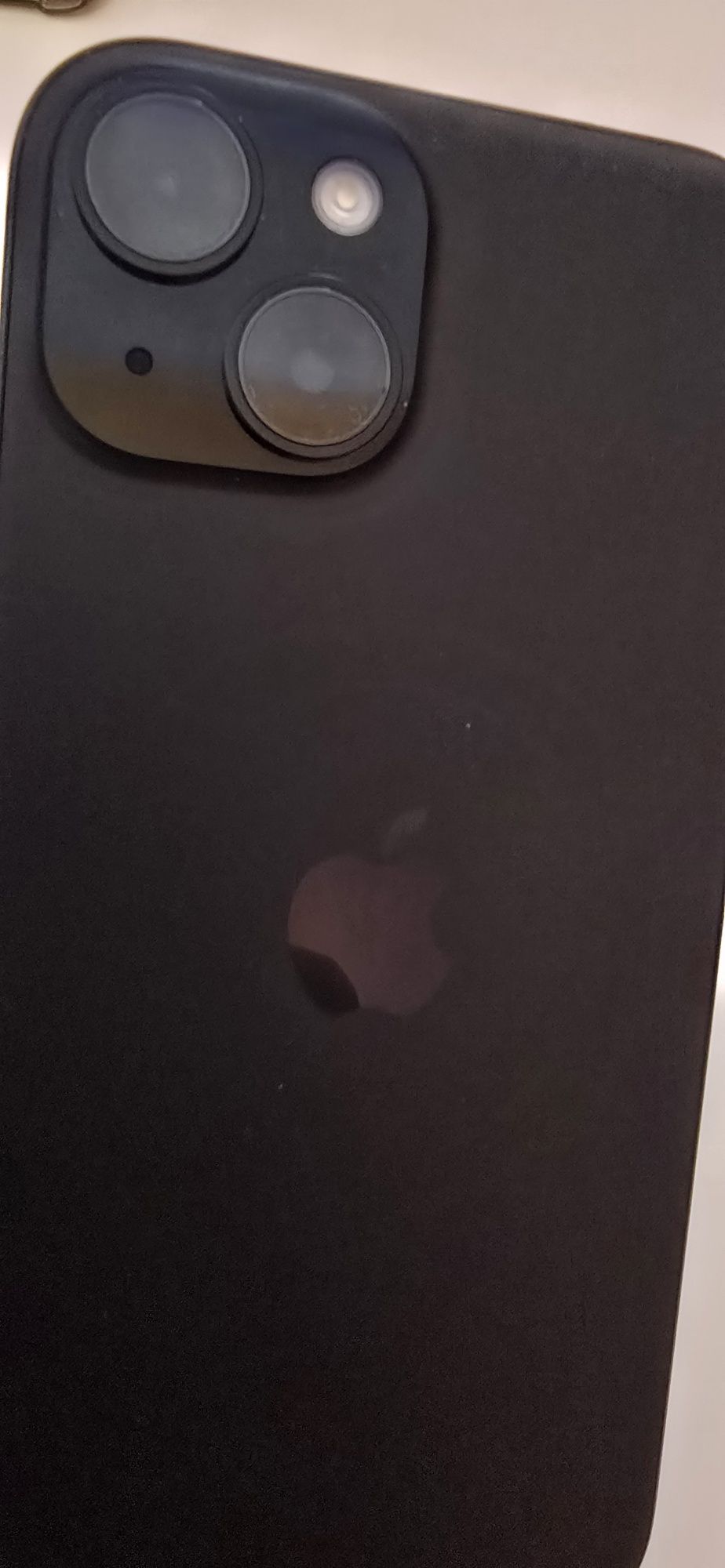 Iphon 15 98% батерия, 132 цикъла на 5 месеца.