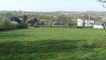 Vand 71 ari teren intravilan si 2.5 ha teren extravilan, agricol
