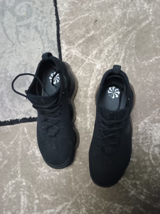 Vând adidași Nike scorpion black 2025