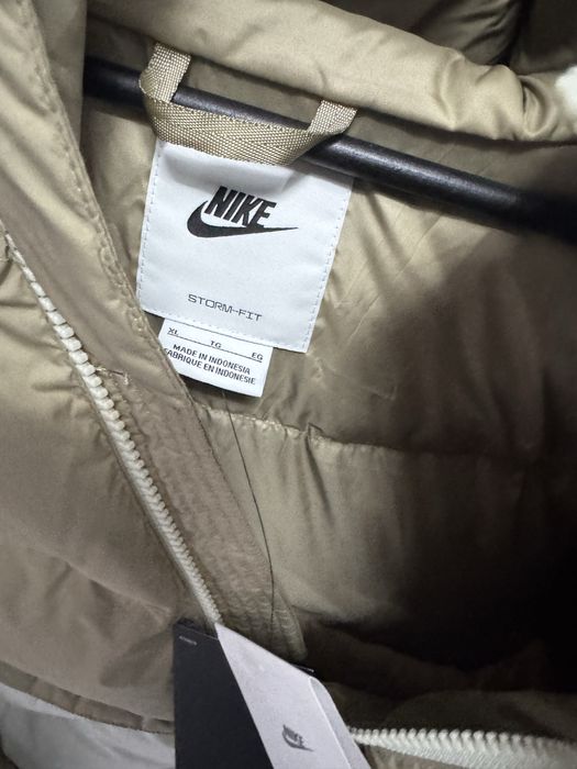 Geaca nike marimea xl